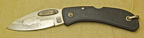 Boye Bow Hunter Lockback Folding Knife with 'Lescaux Bison' Etching.