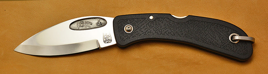 Boye Cobalt Bow Hunter Lockback Folding Pocket Knife with Black Handle.