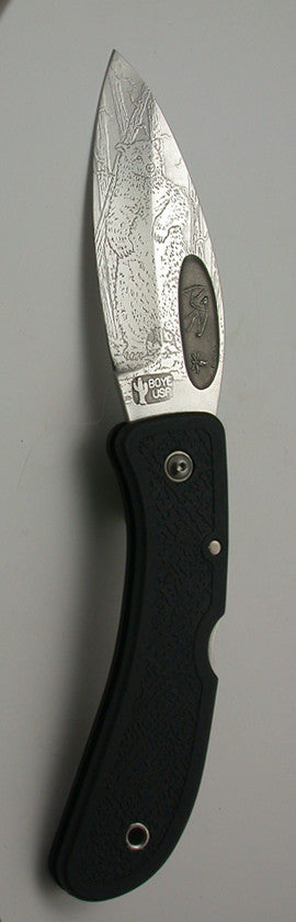 Boye Bow Hunter Lockback Folding Pocket Knife with 'Standing Bear' Etching.